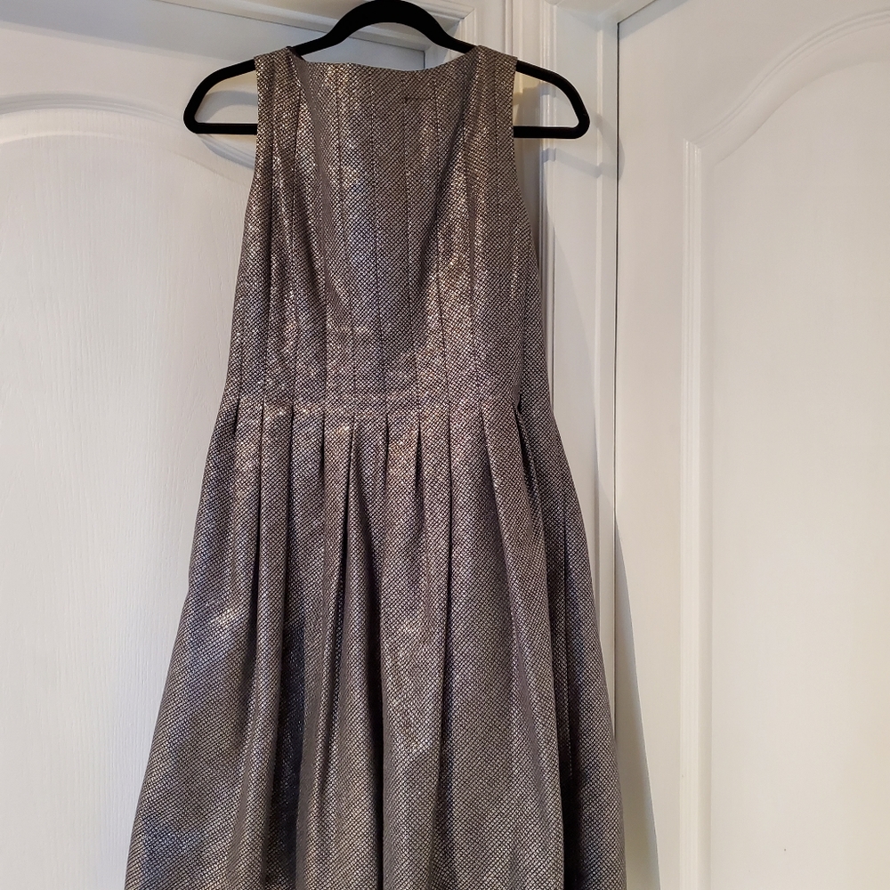 Dress - Picture 2 of 3